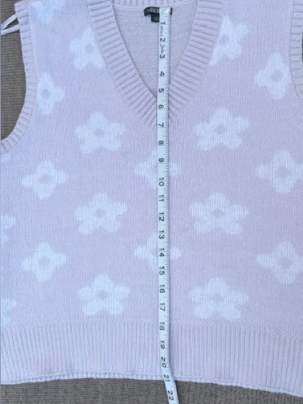 Wild Fable Lavender Retro Floral Sweater Vest great condition young adult size L